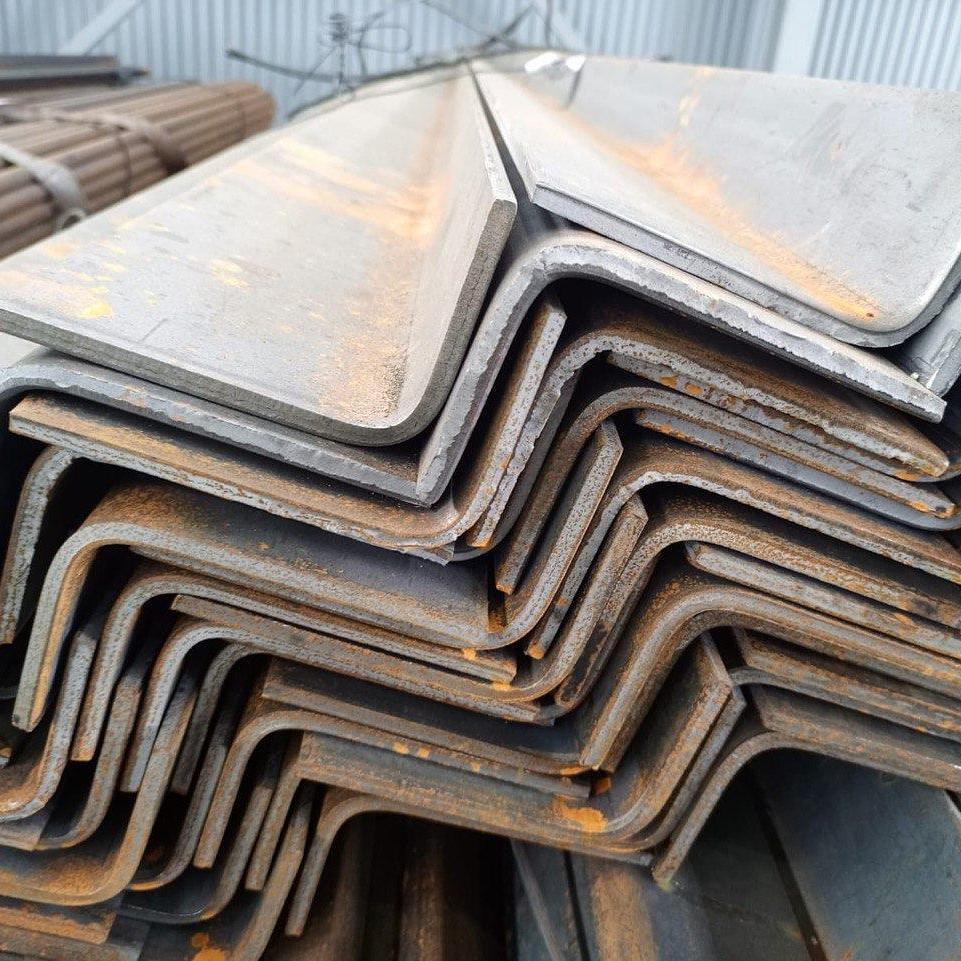 Уголок стальной